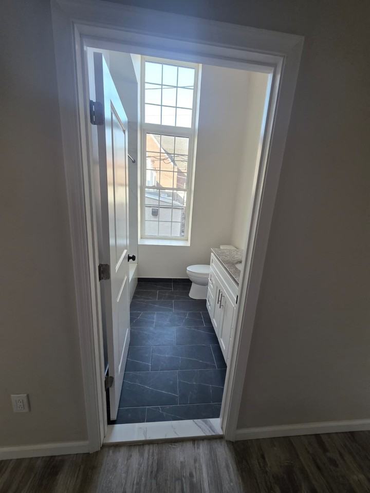 3016 E Thompson St - Photo 6 of 7