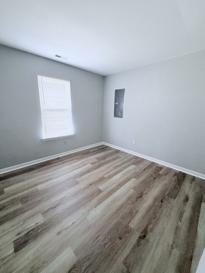 411 Dover St #1 - Photo 6 of 11