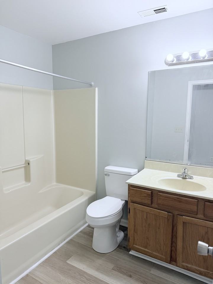 411 Dover St #1 - Photo 7 of 11