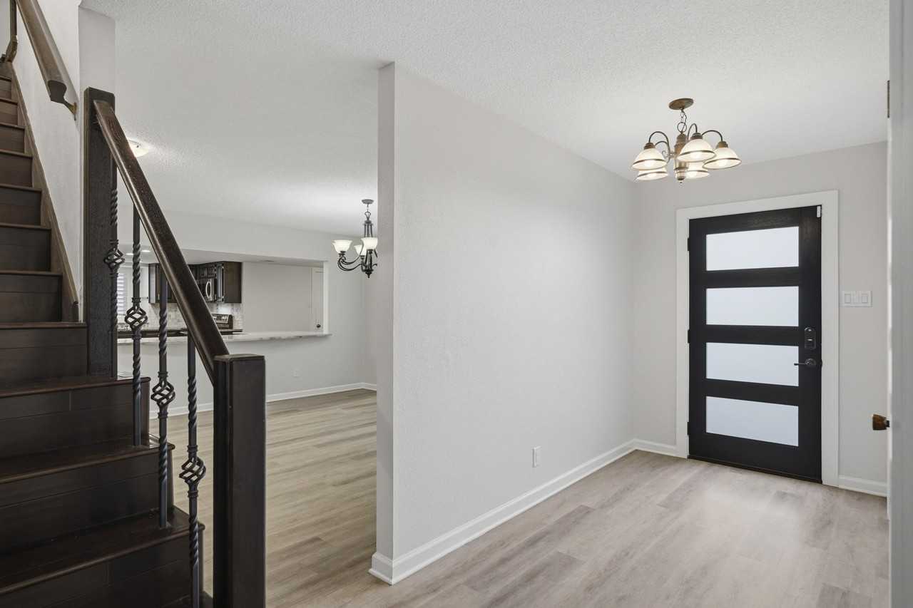 1906 Hillingway St #1 - Photo 4 of 34