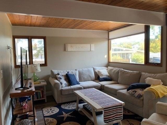 1 Sandy Way - Photo 4 of 14