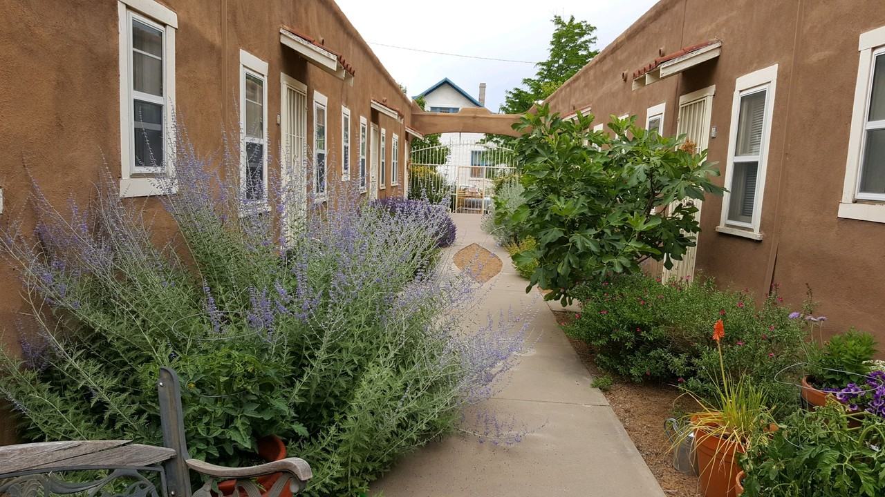 323 11th St Nw #1 - Photo 3 of 6