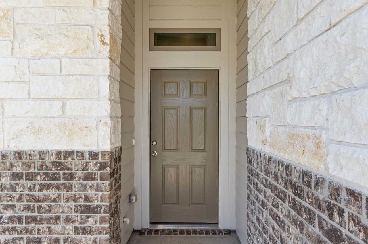 1204 Grand Oak Trl - Photo 3 of 25