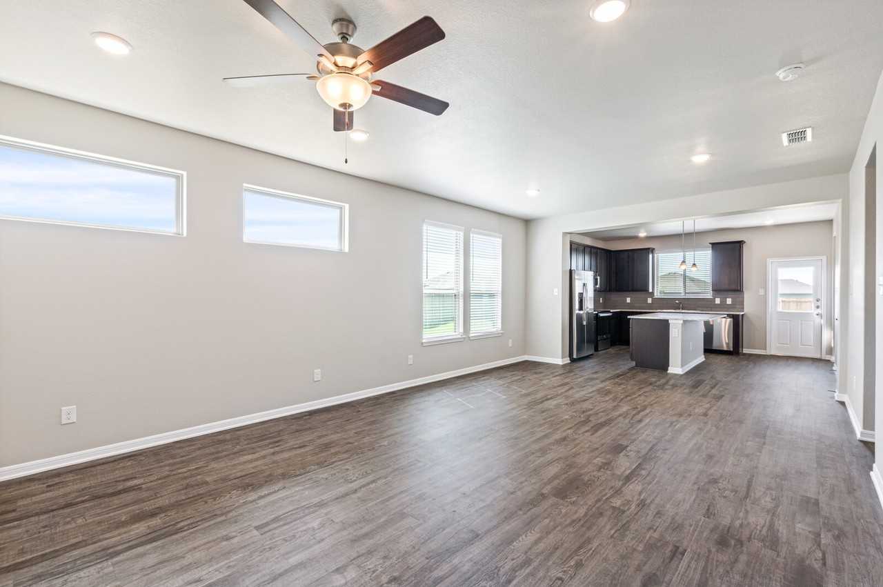 1204 Grand Oak Trl - Photo 5 of 25