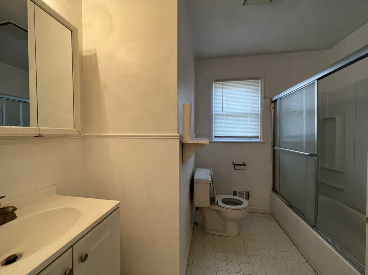 4406 Clarene Dr - Photo 3 of 9