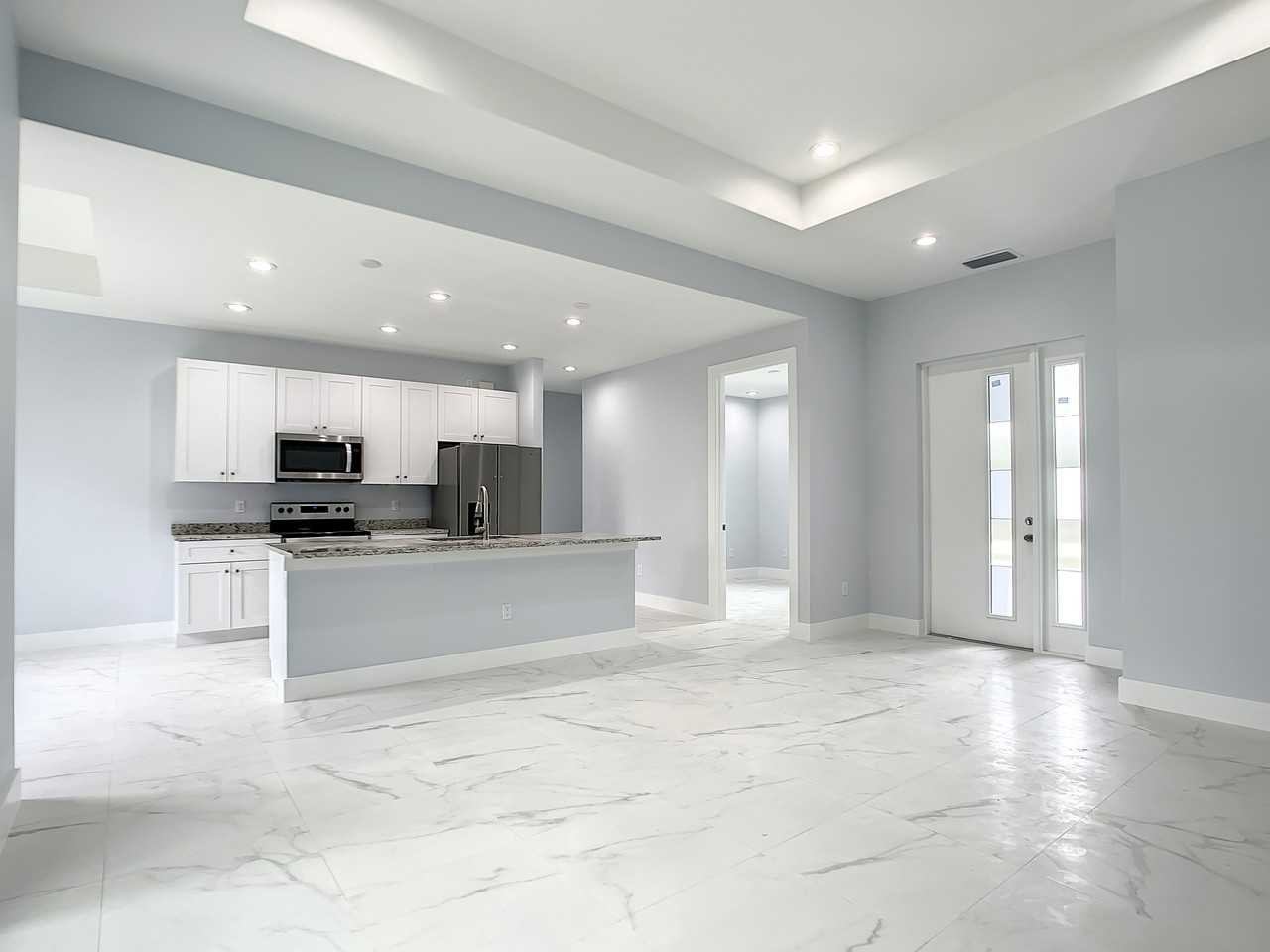 2643 47th St Sw - Photo 4 of 19