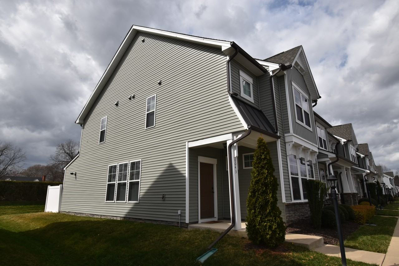 8043 Rutland Village Dr #1 - Photo 5 of 26