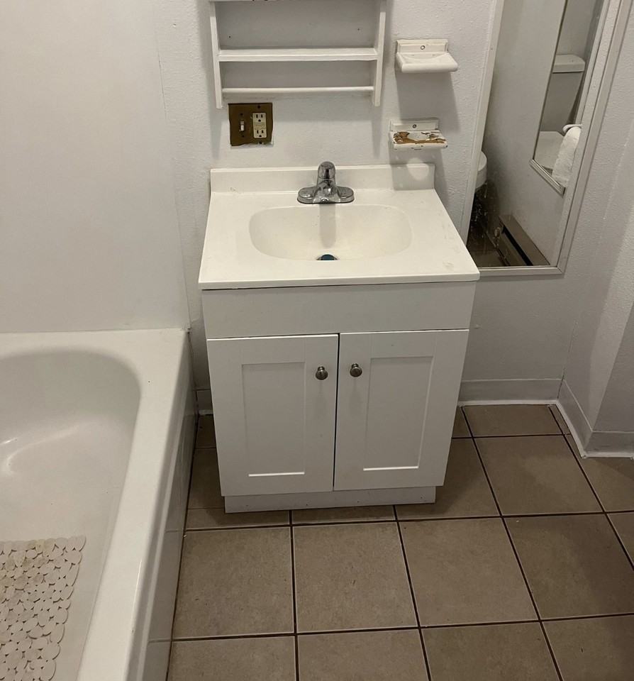 412 15th Ave S #2 - Photo 3 of 11