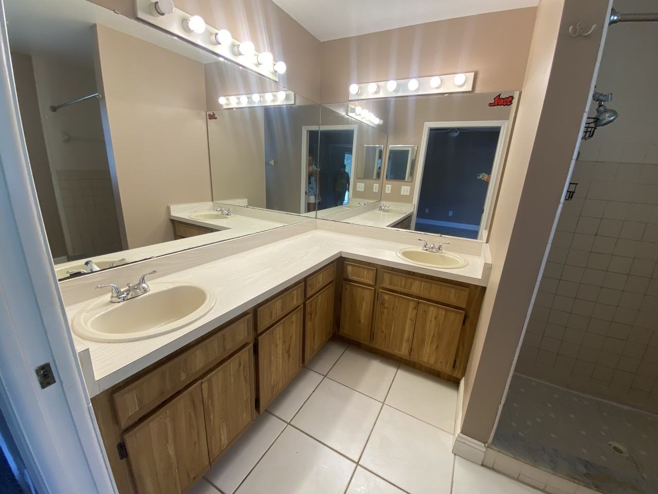 14050 Ithaca Way - Photo 4 of 10