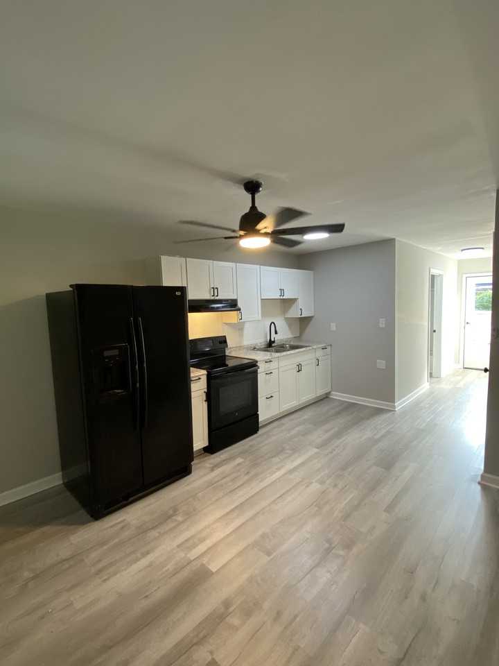 913 N Weldon St #1 - Photo 2 of 9