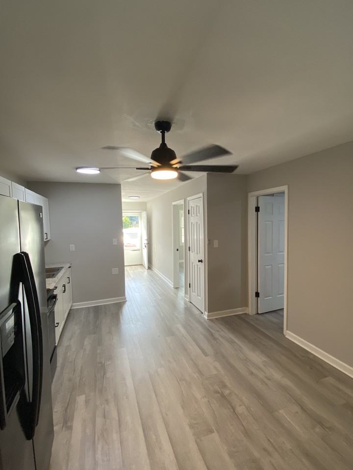 913 N Weldon St #1 - Photo 6 of 9