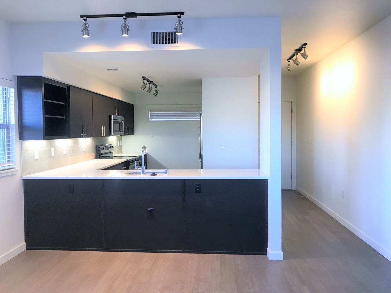 Platinum Apartments - Photo 4 of 21