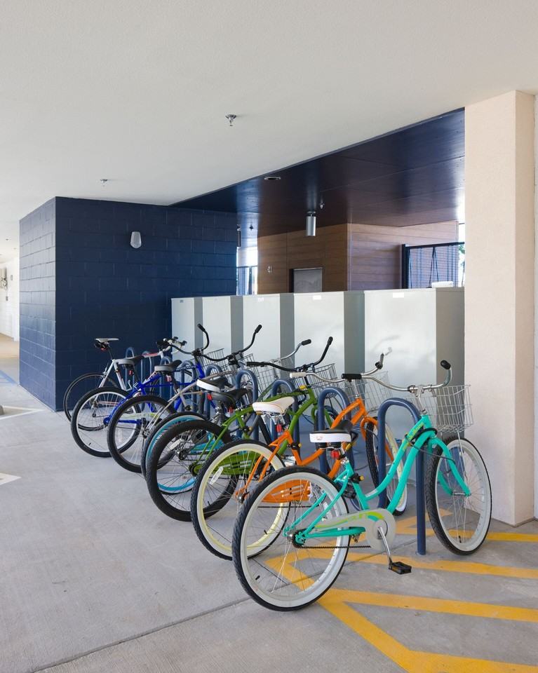 Platinum Apartments - Photo 7 of 21