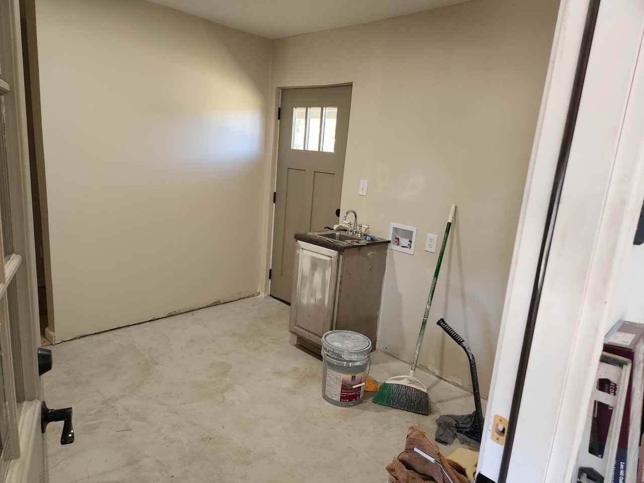 115 E Justice Rd - Photo 3 of 17