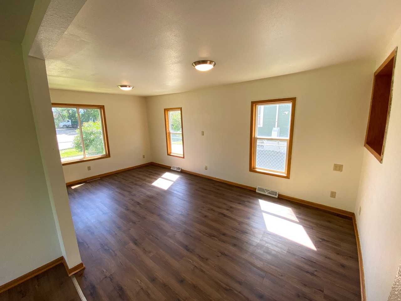 1020 2nd Ave N - Photo 2 of 20