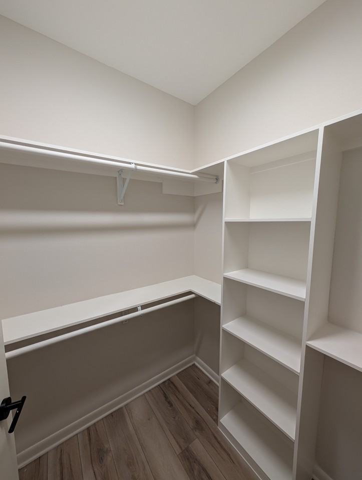 913 E Jefferson St #D - Photo 3 of 11