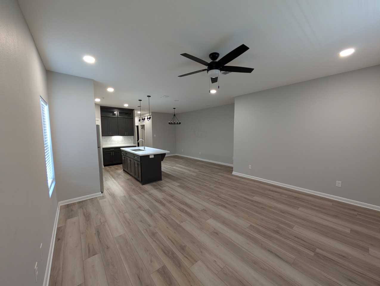 913 E Jefferson St #D - Photo 4 of 11