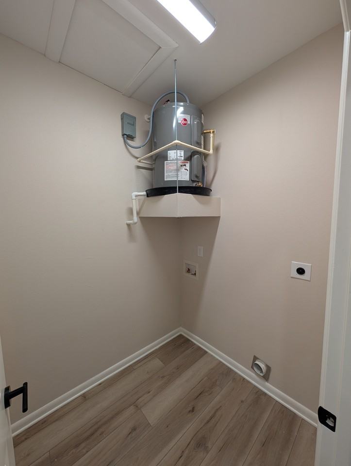 913 E Jefferson St #D - Photo 6 of 11