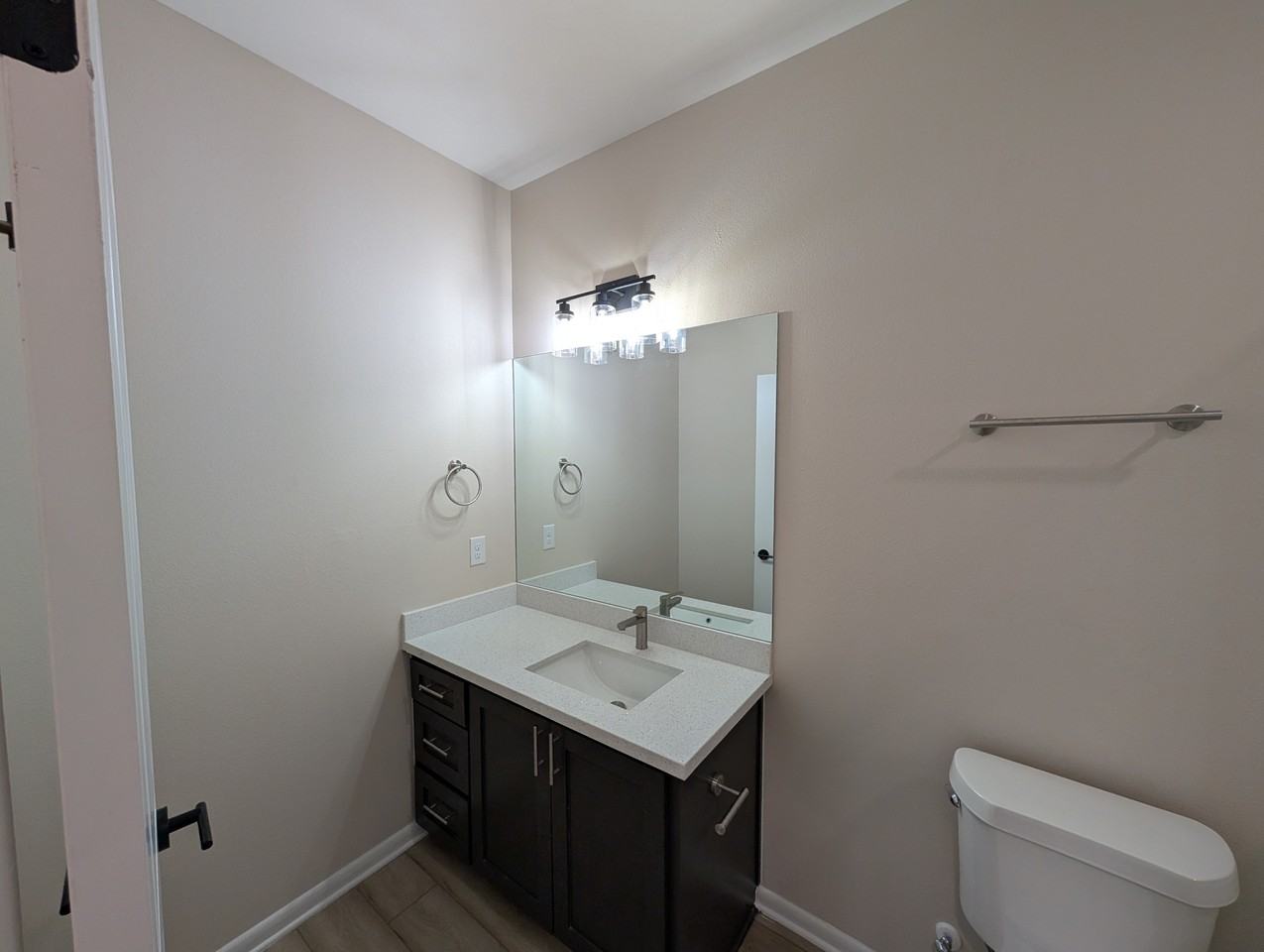 913 E Jefferson St #D - Photo 7 of 11