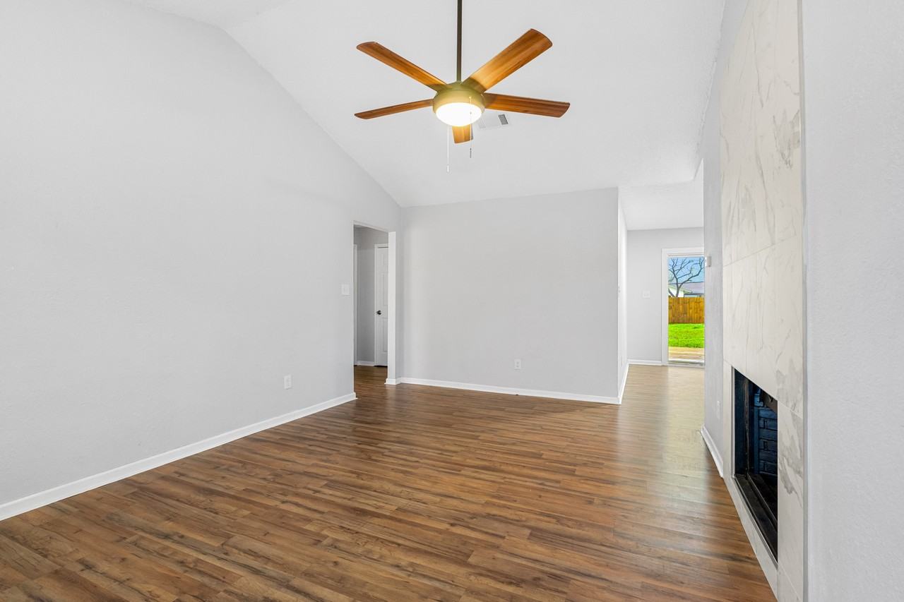 10511 Man O War Ave #A - Photo 4 of 15