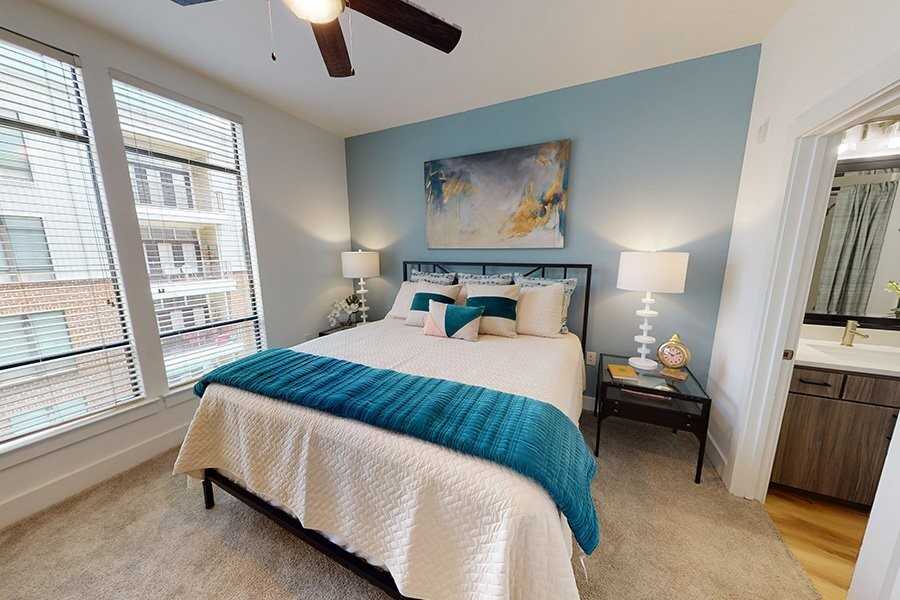 1099 Yale St #21YE - Photo 7 of 10