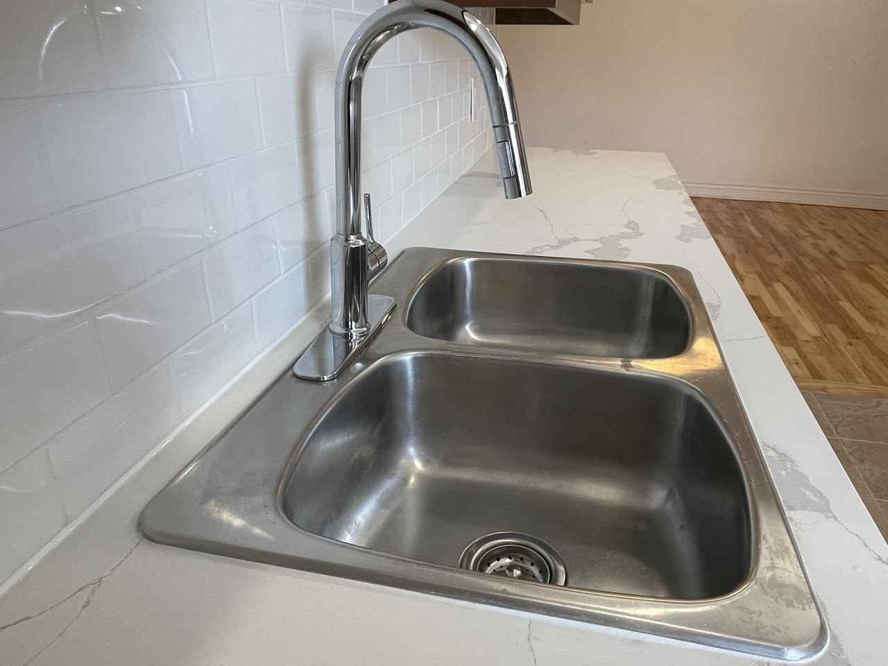 2285 Boulevard Pie-IX - Photo 5 of 19