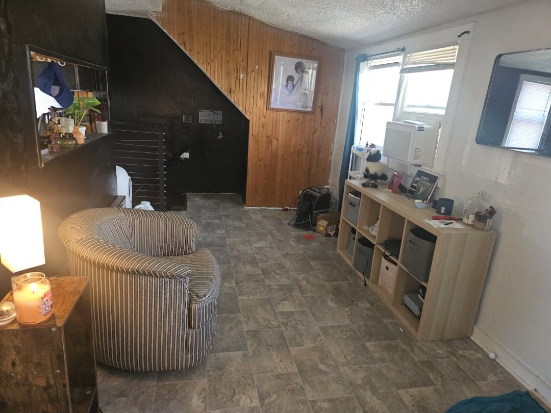 2830 Starr St #B - Photo 2 of 12