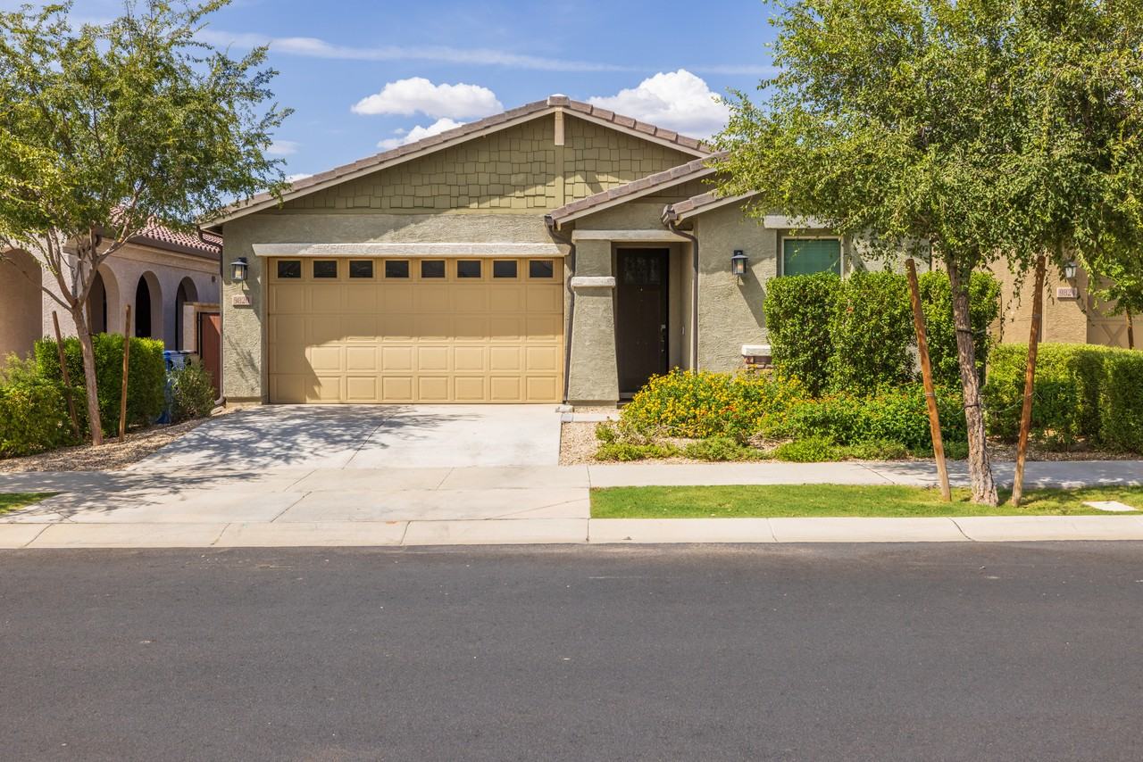 9820 E Tupelo Ave - Photo 2 of 18