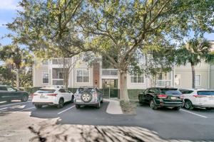 featured image of 1600 Long Grove Dr #1