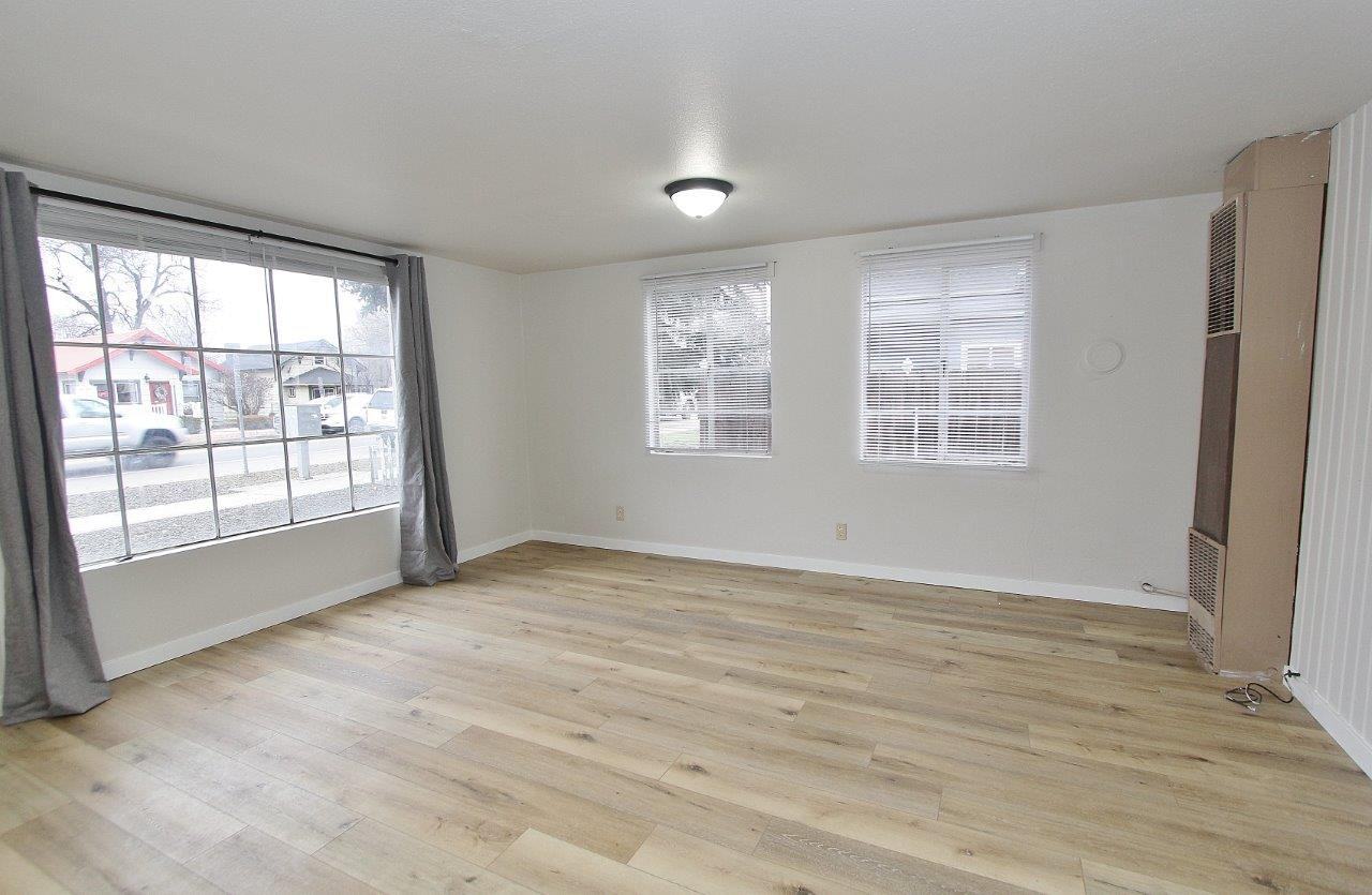 812 S Washington Ave - Photo 2 of 19