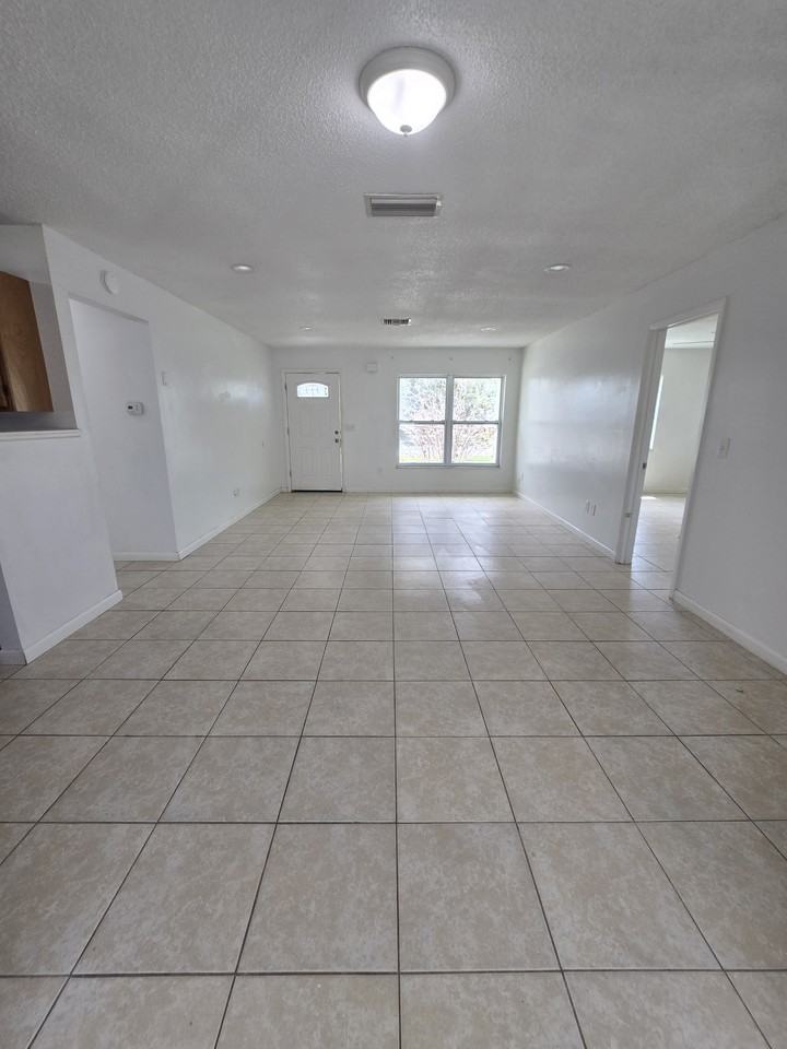 9231 Antrim St - Photo 2 of 18