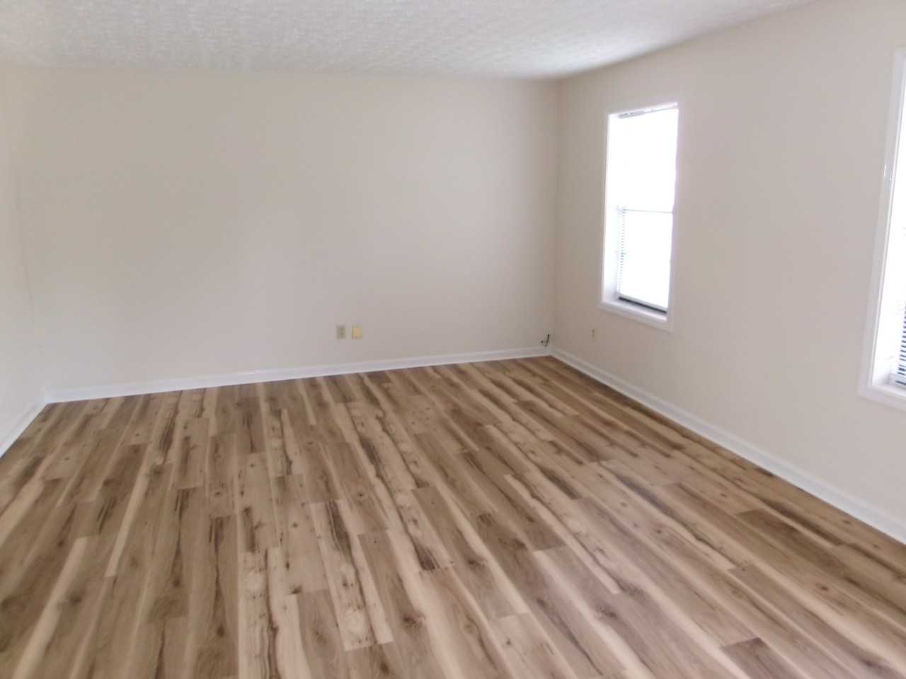 3209 Timbermill Ave #B - Photo 4 of 12