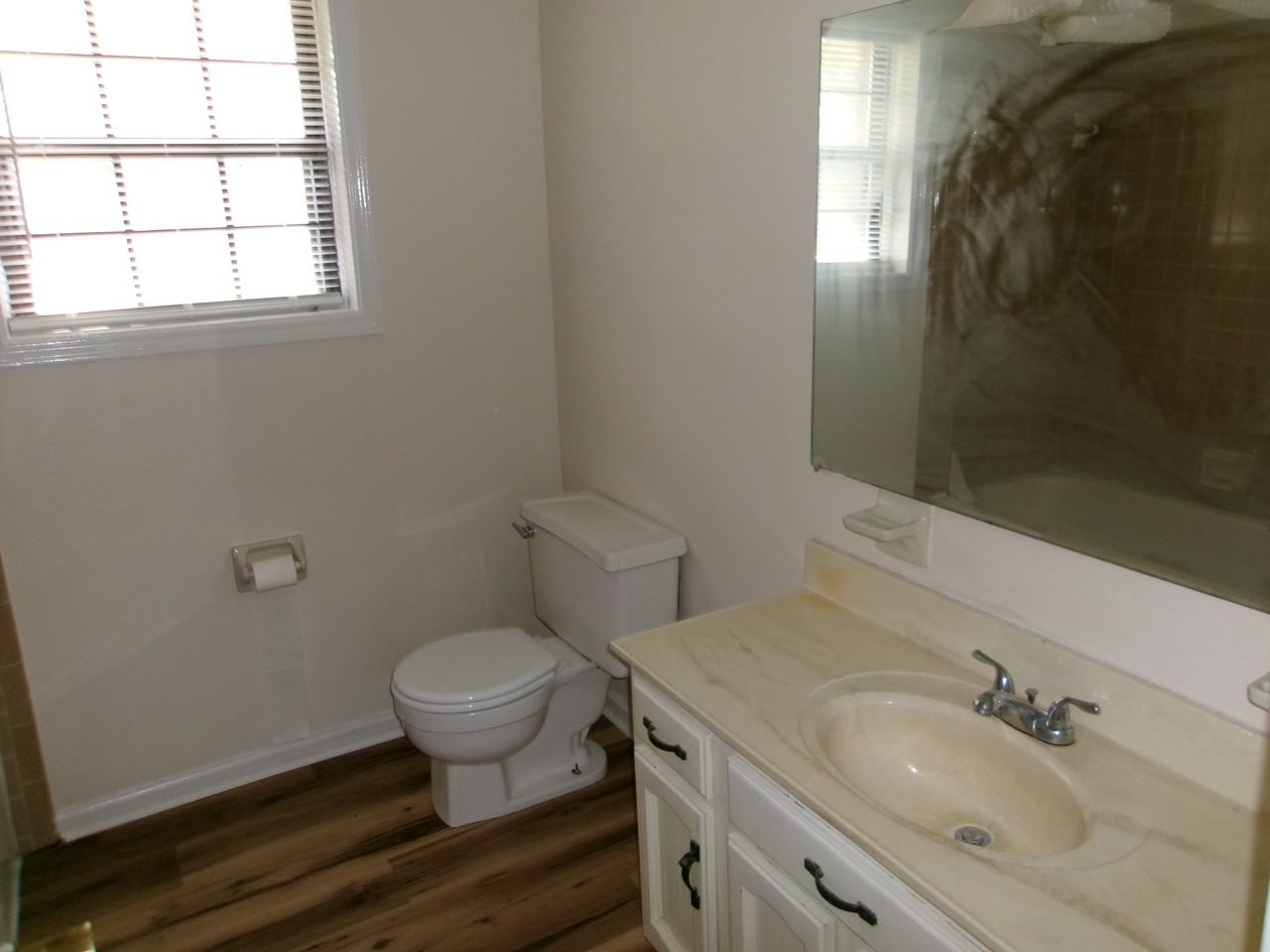 3209 Timbermill Ave #B - Photo 5 of 12
