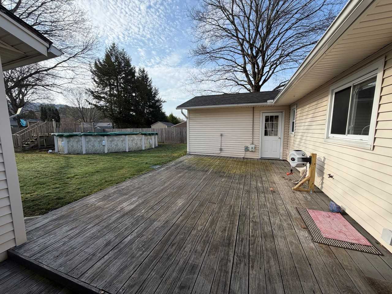 101 Imperial Ave - Photo 2 of 12
