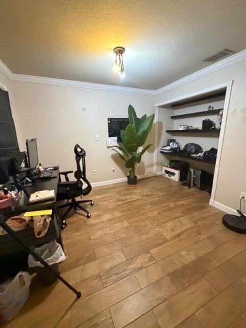 15061 Norfolk Ln - Photo 3 of 23