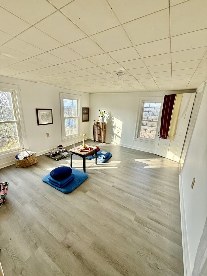 999 Coddington Rd #2W - Photo 3 of 11