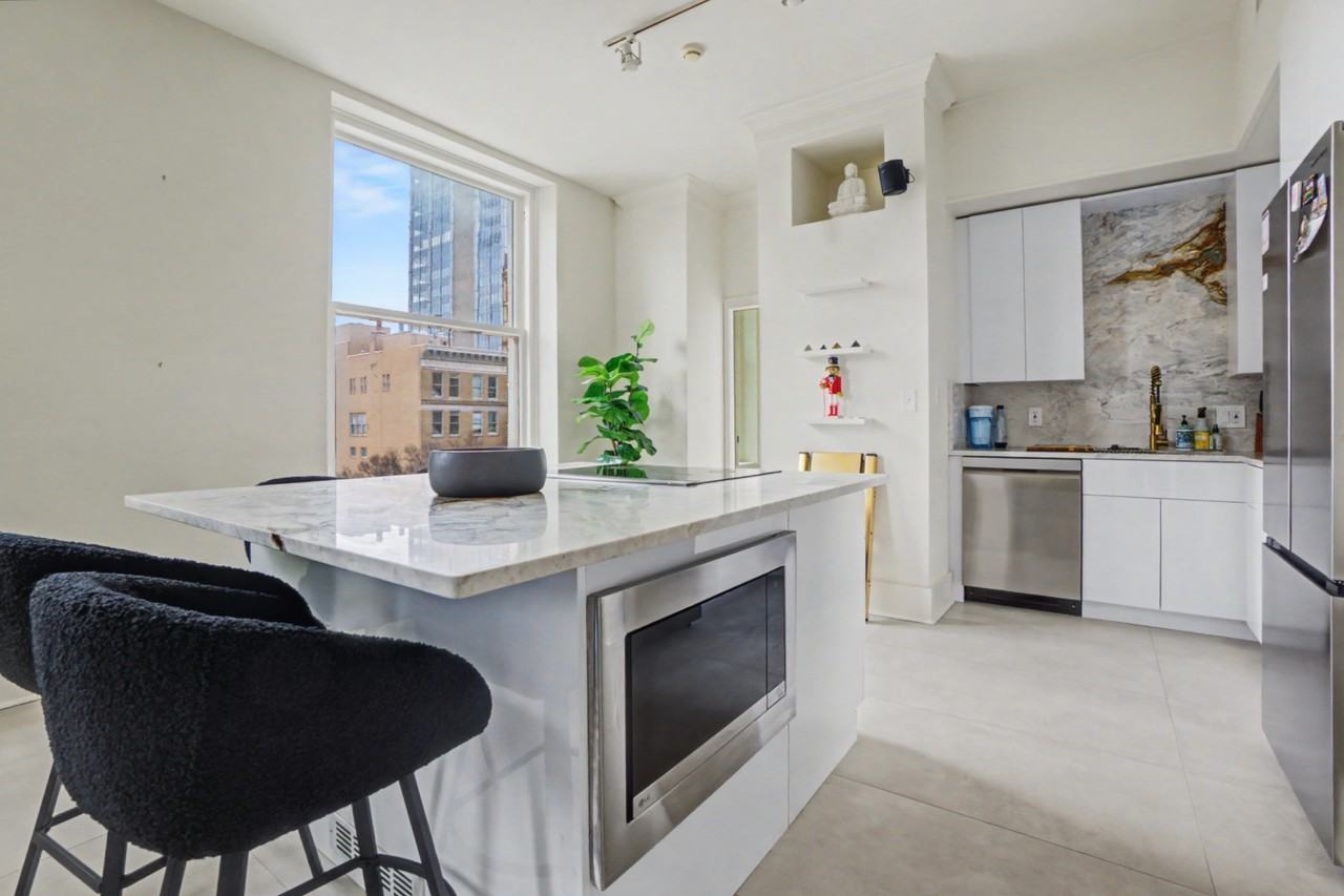 57 Forsyth St Nw - Photo 2 of 19