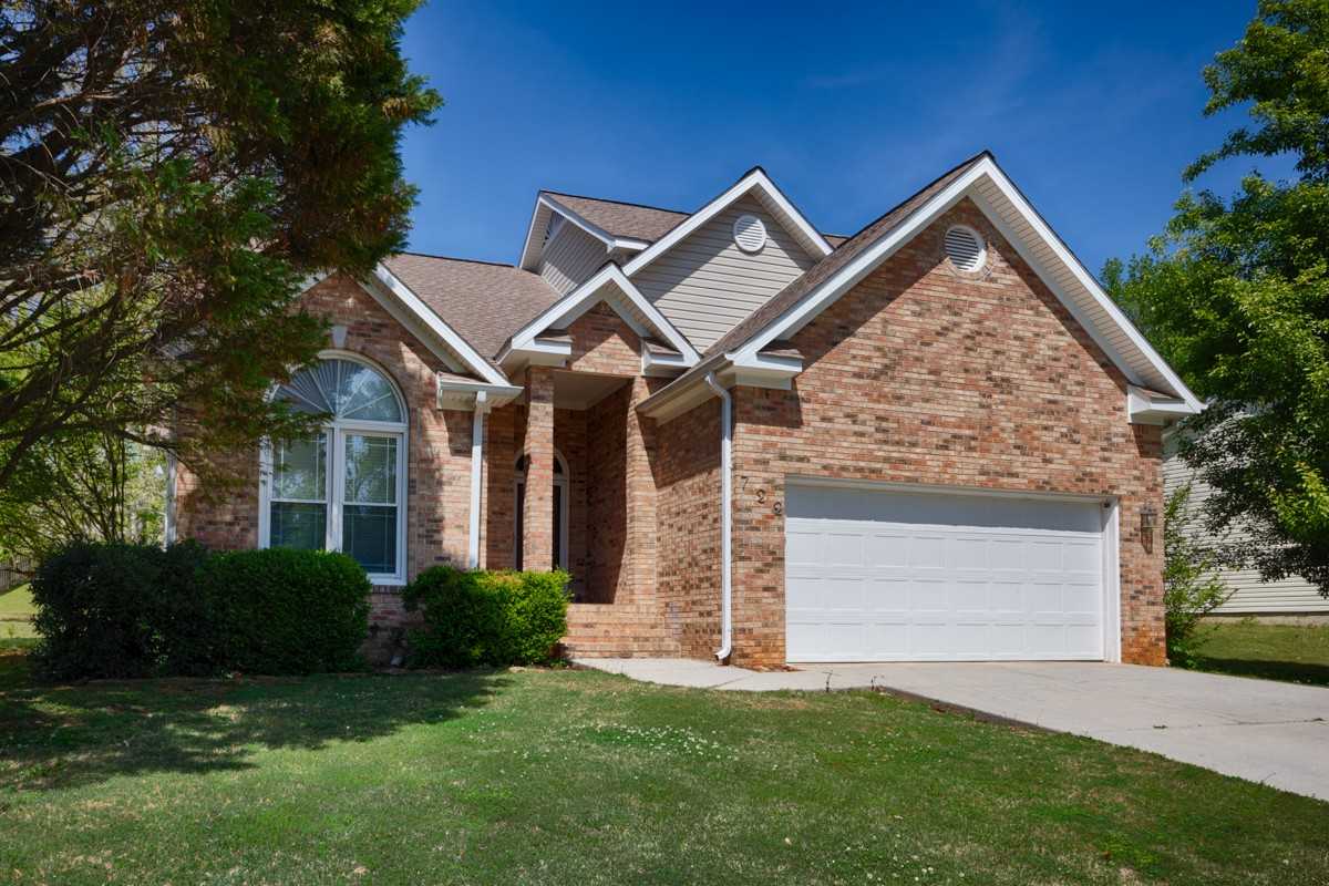 722 Highland Dr - Photo 2 of 40