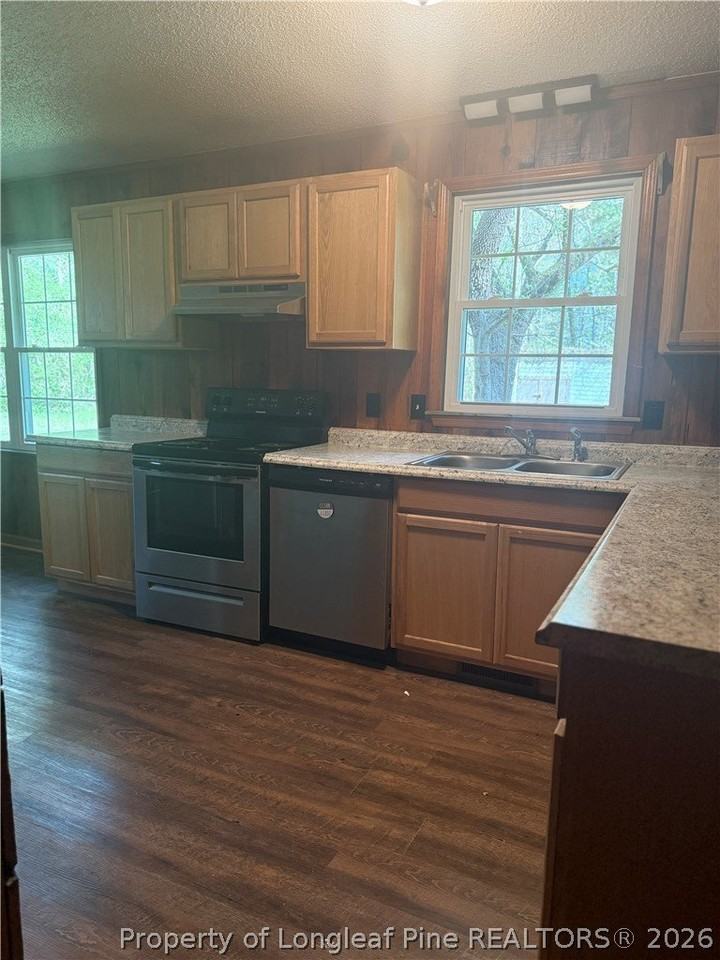 4973 Dowd Rd - Photo 6 of 33