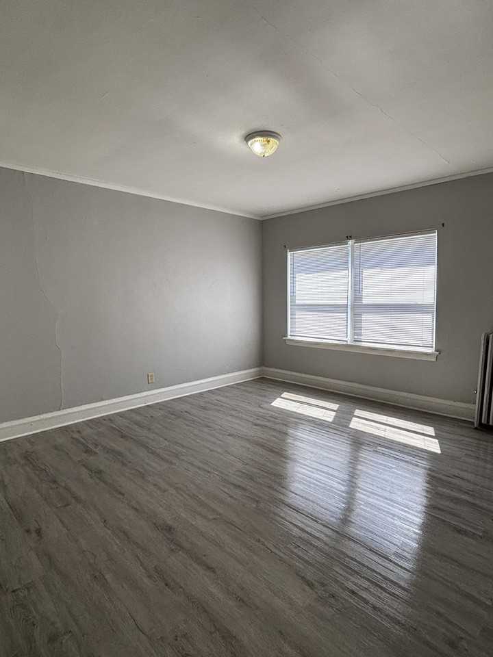 3030 W Pierce St #2 - Photo 7 of 10