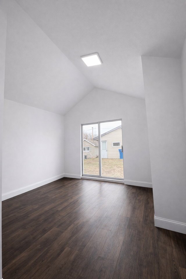 1120 Church St - Photo 5 of 12