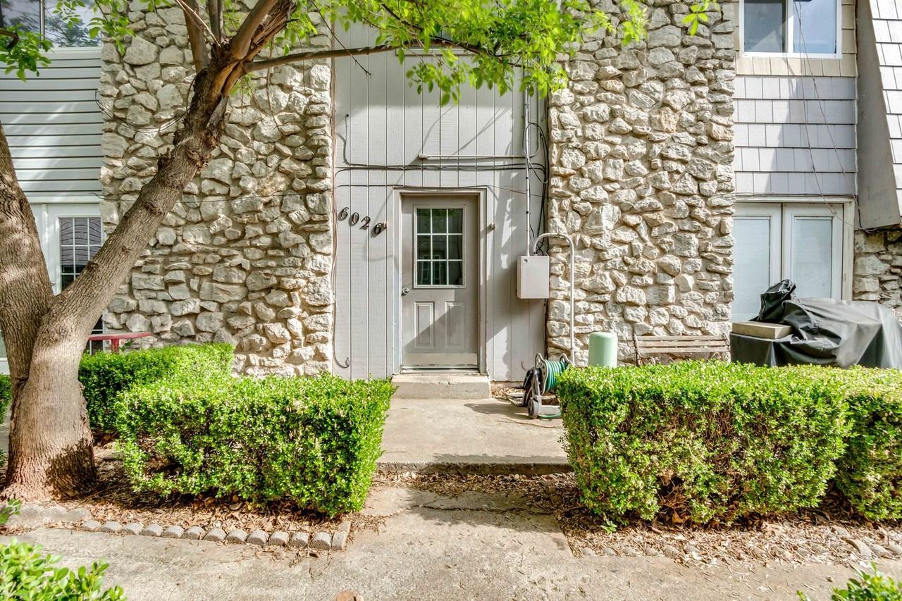 6026 Nw Expressway #C - Photo 2 of 31