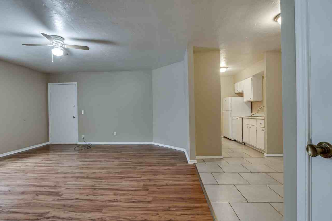 6026 Nw Expressway #C - Photo 7 of 31