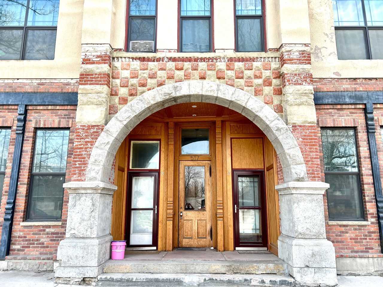 517 E. Broadway St. - Photo 2 of 7