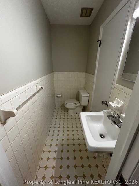 915 Southview Cir Unit B - Photo 7 of 8