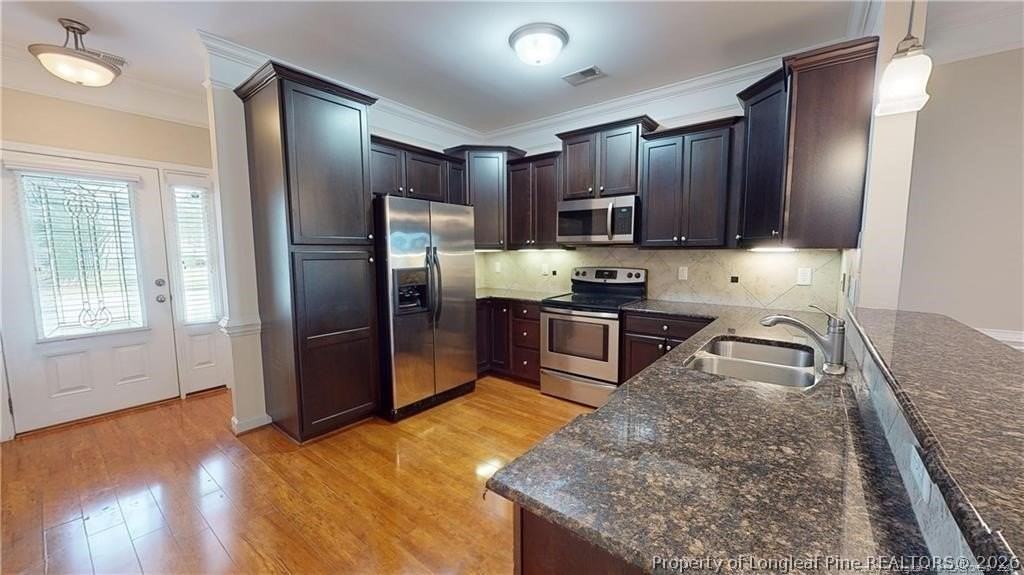 1319 Braybrooke Pl - Photo 3 of 31