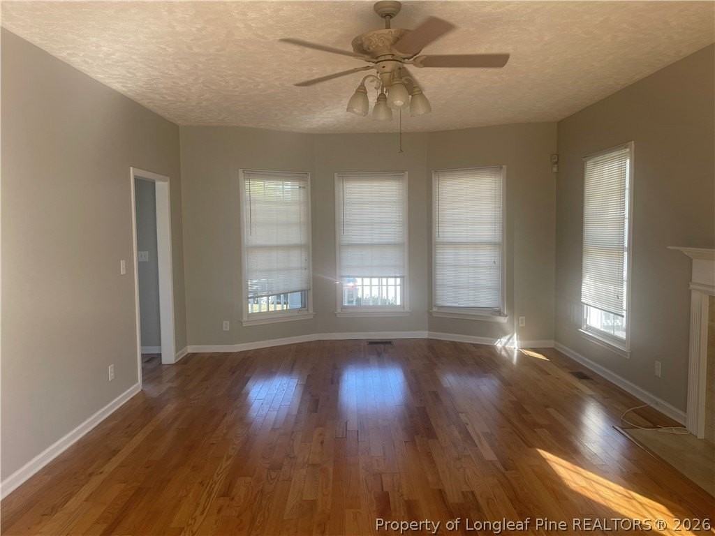 425 Dunblane Way - Photo 3 of 22