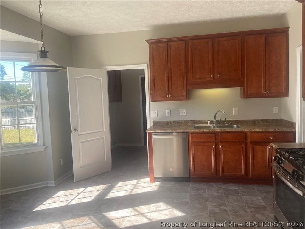 425 Dunblane Way - Photo 5 of 22