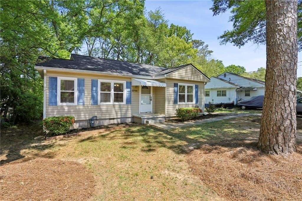 2266 N Shallowford Rd - Photo 2 of 27