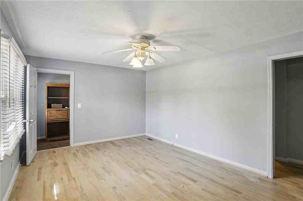 2266 N Shallowford Rd - Photo 5 of 27